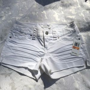 Cute White Shorts Size 7